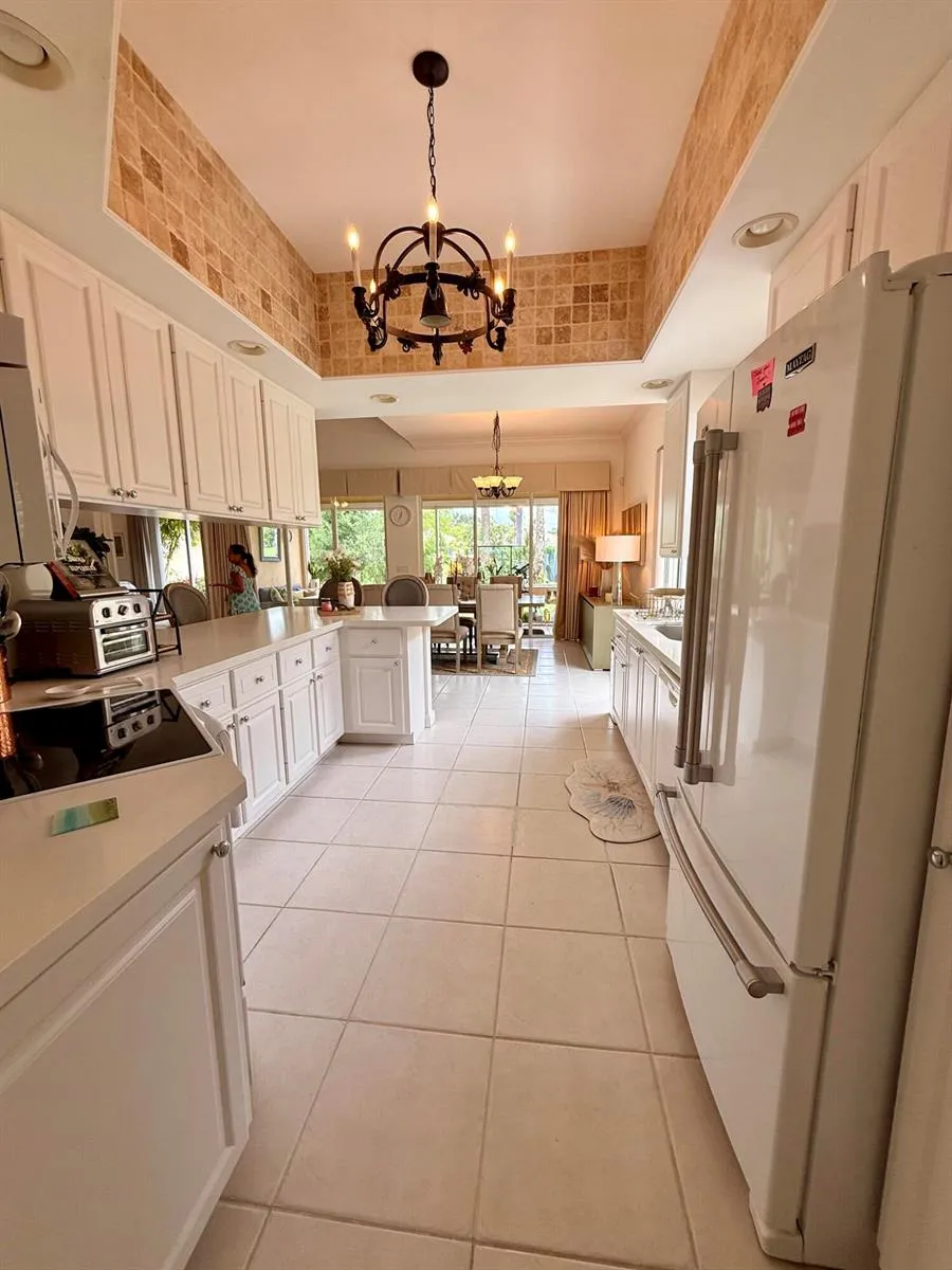 8095 LABORIE LANE Wellington, FL 33414