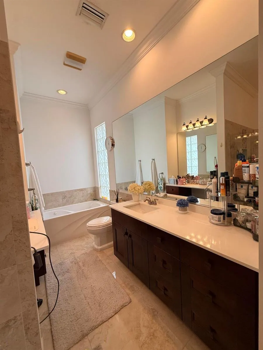 8095 LABORIE LANE Wellington, FL 33414