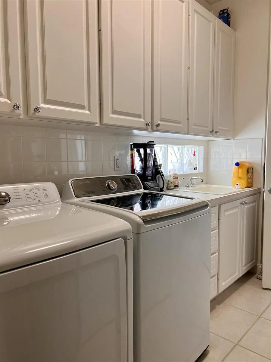 8095 LABORIE LANE Wellington, FL 33414