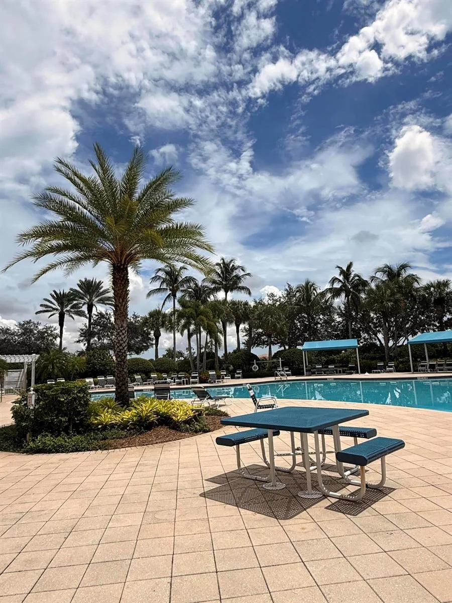 8095 LABORIE LANE Wellington, FL 33414