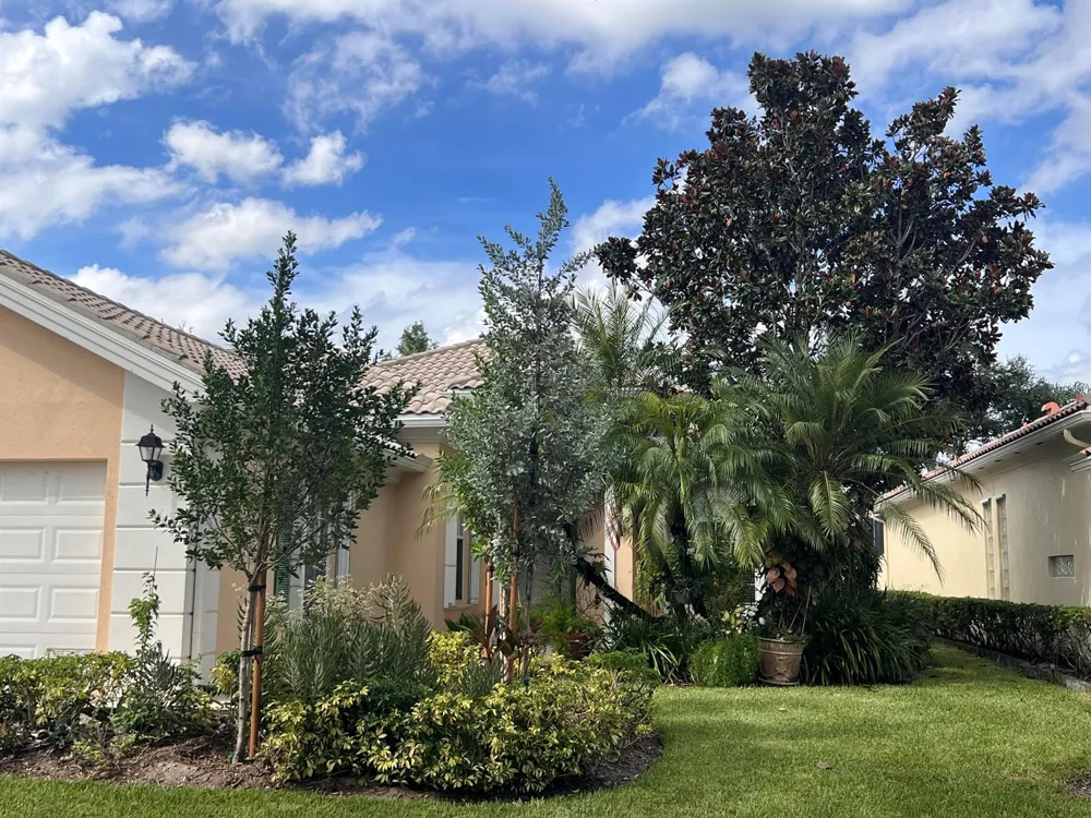 8095 LABORIE LANE Wellington, FL 33414