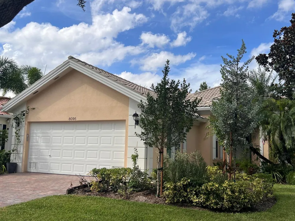 8095 LABORIE LANE Wellington, FL 33414