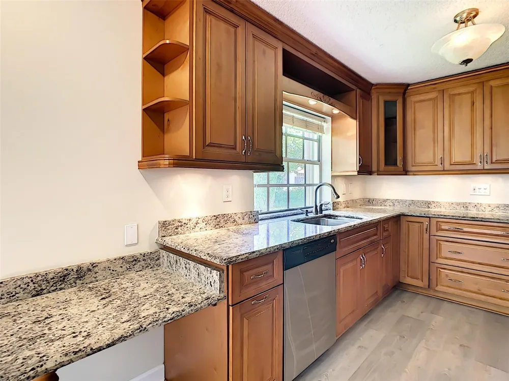1370 COTTONWOOD CIRCLE #18-3 Weston, FL 33326