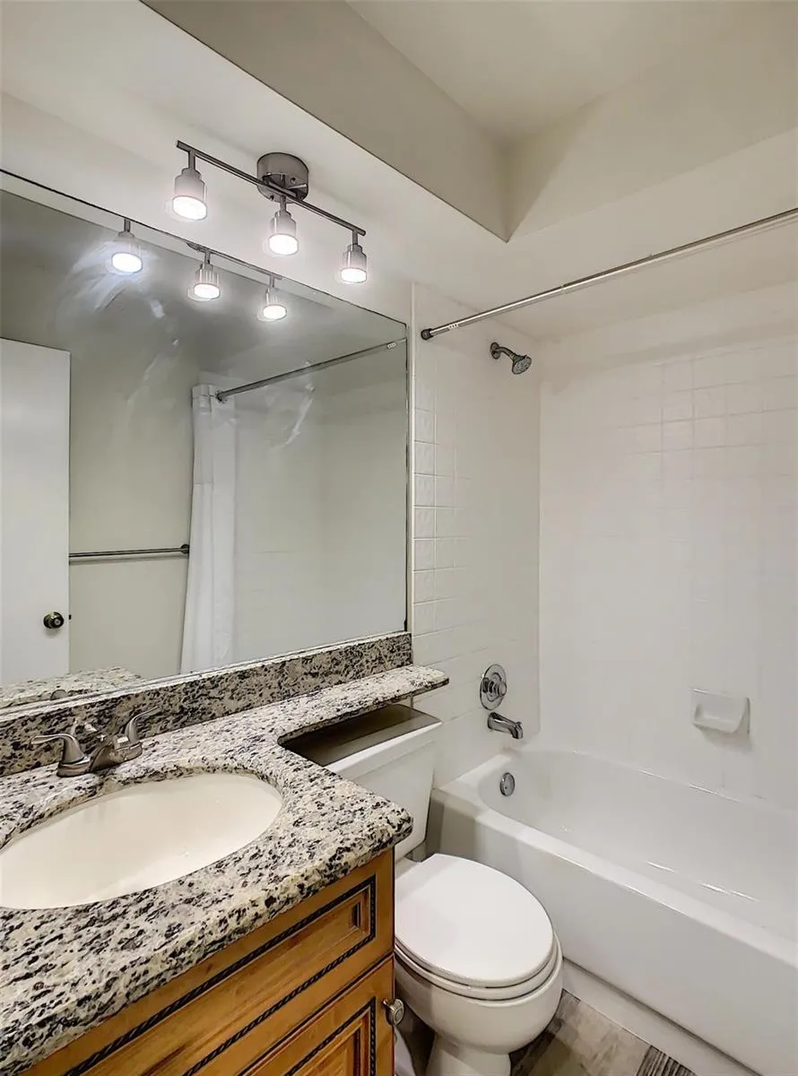 1370 COTTONWOOD CIRCLE #18-3 Weston, FL 33326