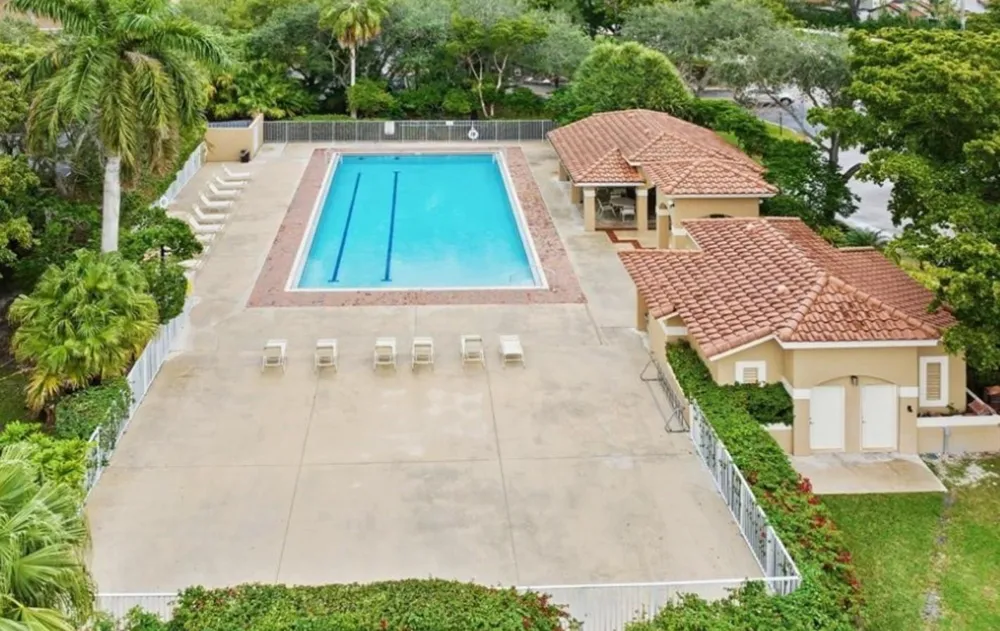 1370 COTTONWOOD CIRCLE #18-3 Weston, FL 33326