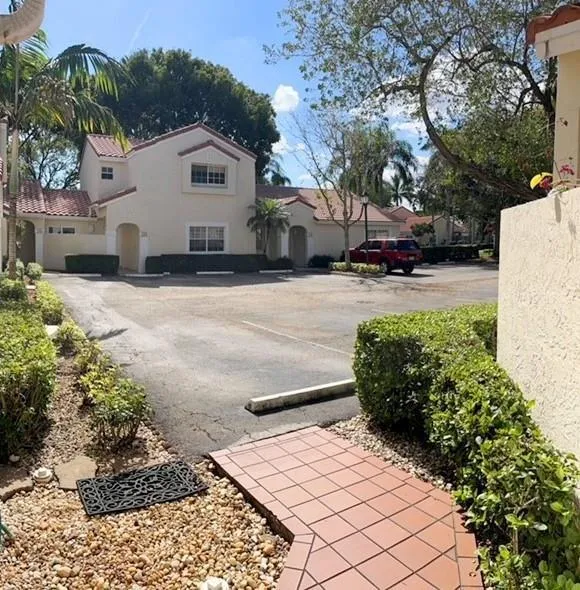 1370 COTTONWOOD CIRCLE #18-3 Weston, FL 33326