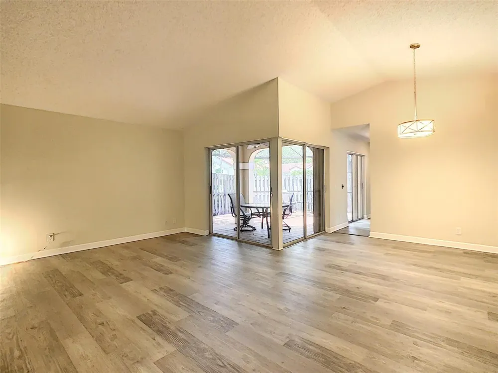 1370 COTTONWOOD CIRCLE #18-3 Weston, FL 33326