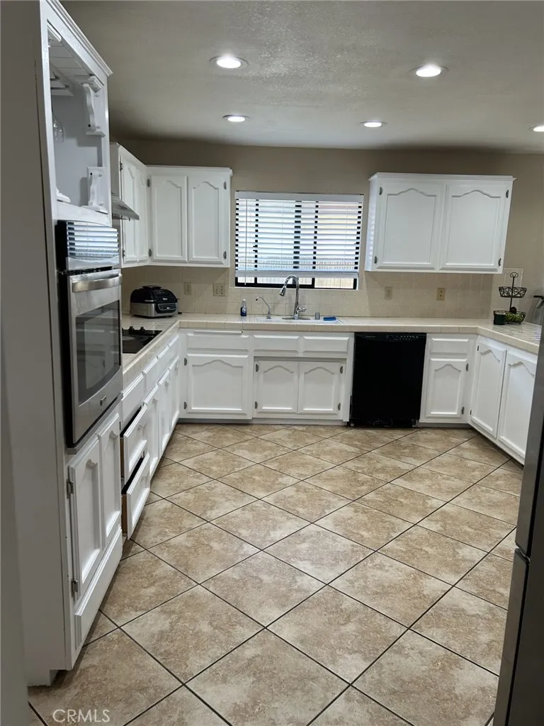 4098 Bordeaux Hemet, CA 92544