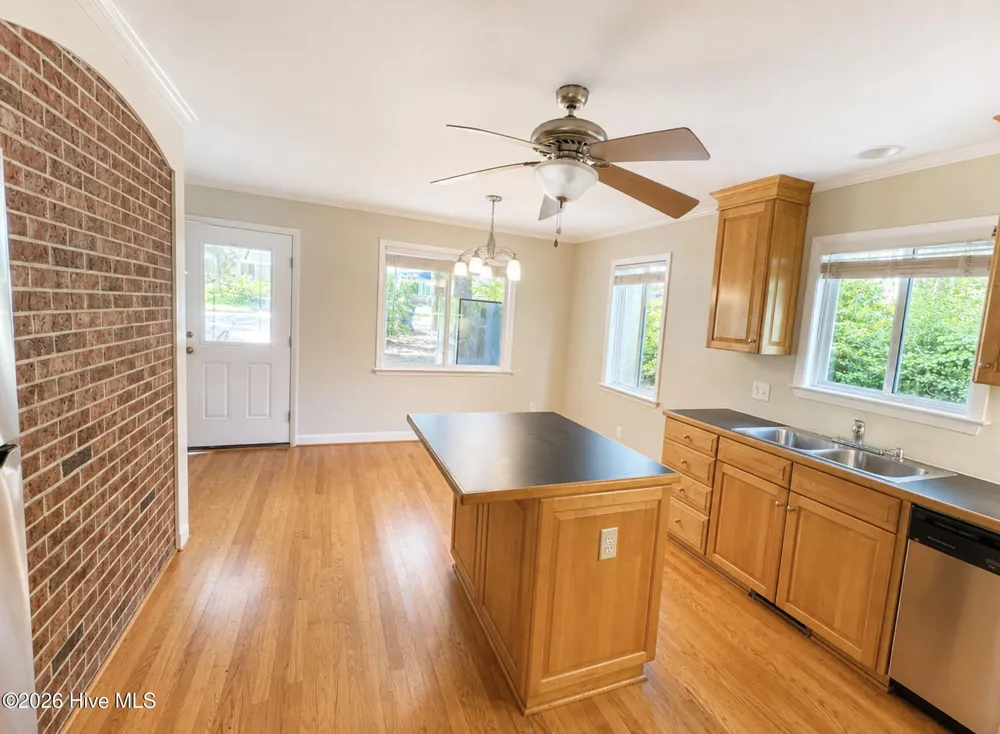 1405 Overlook Drive Greenville, NC 27858