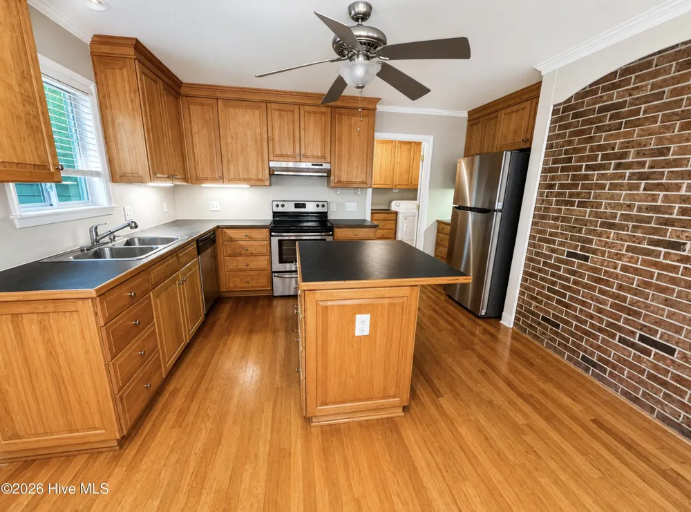 1405 Overlook Drive Greenville, NC 27858