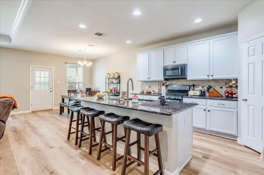 1054 Clark Brothers Drive Buda, TX 78610