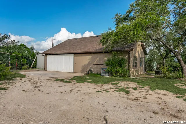 2810 HILINE DR Bulverde, TX 78163