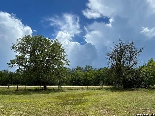 1640 SANDY ELM RD La Vernia, TX 78121