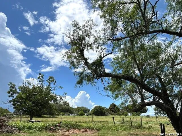 1640 SANDY ELM RD La Vernia, TX 78121