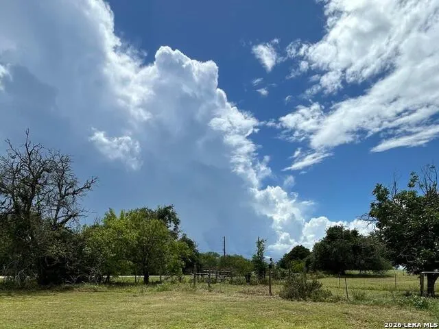 1640 SANDY ELM RD La Vernia, TX 78121