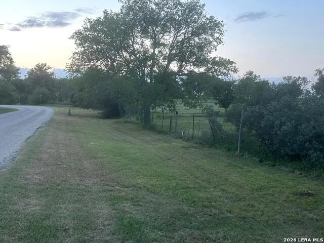 1640 SANDY ELM RD La Vernia, TX 78121