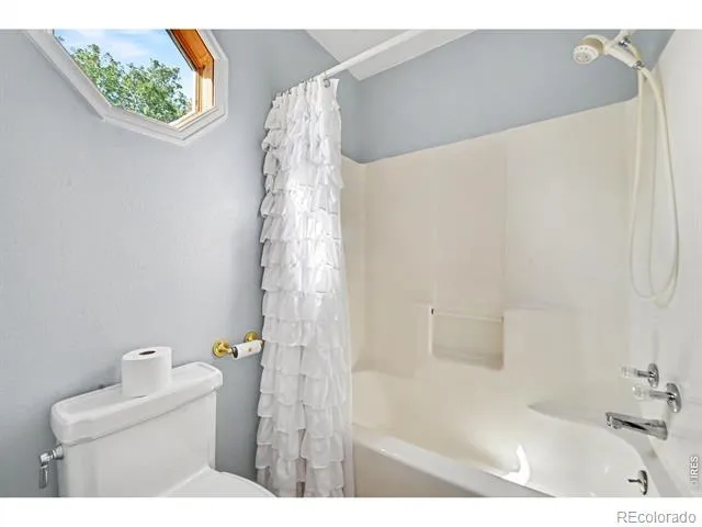 327 44th Ave Ct Greeley, CO 80634