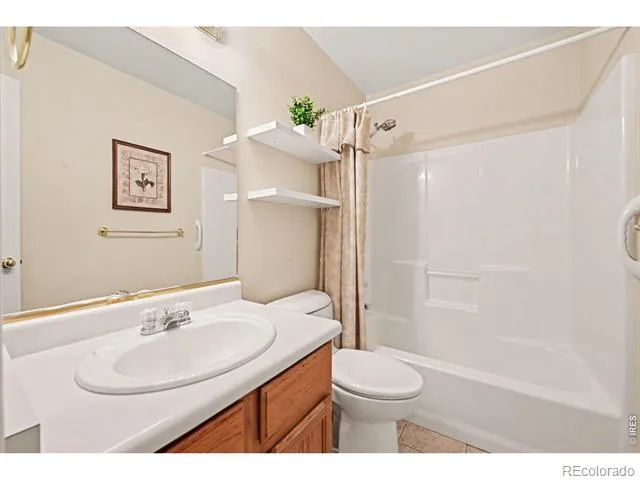 327 44th Ave Ct Greeley, CO 80634