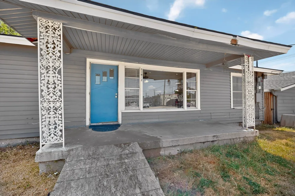 3004 Hickory Tree Road Balch Springs, TX 75180