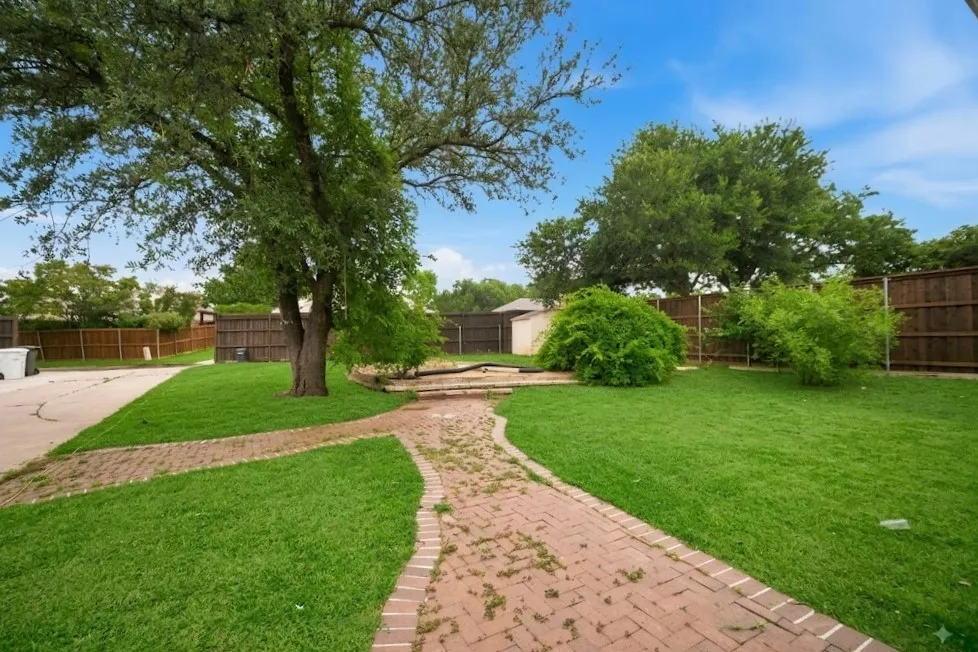 2705 Timberleaf Drive Carrollton, TX 75006