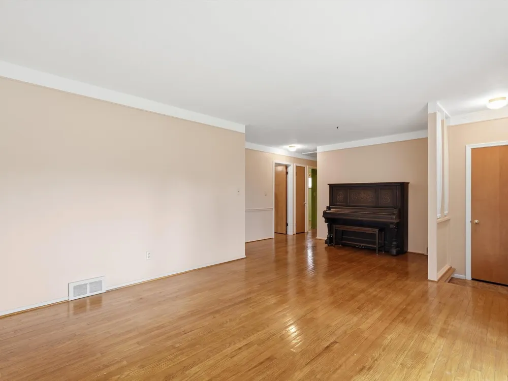 25036 Cathedral Street Redford, MI 48239