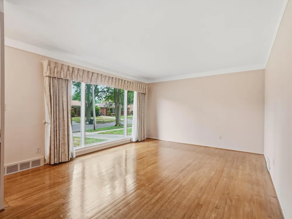 25036 Cathedral Street Redford, MI 48239