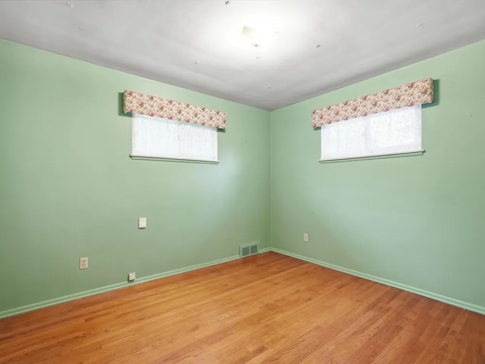 25036 Cathedral Street Redford, MI 48239