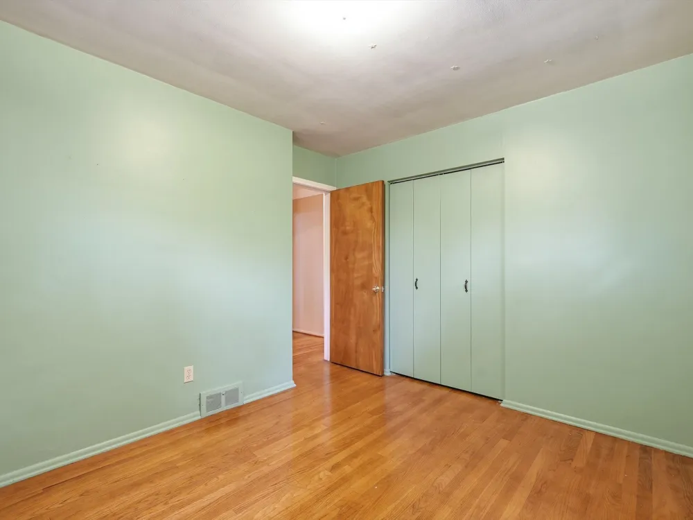 25036 Cathedral Street Redford, MI 48239
