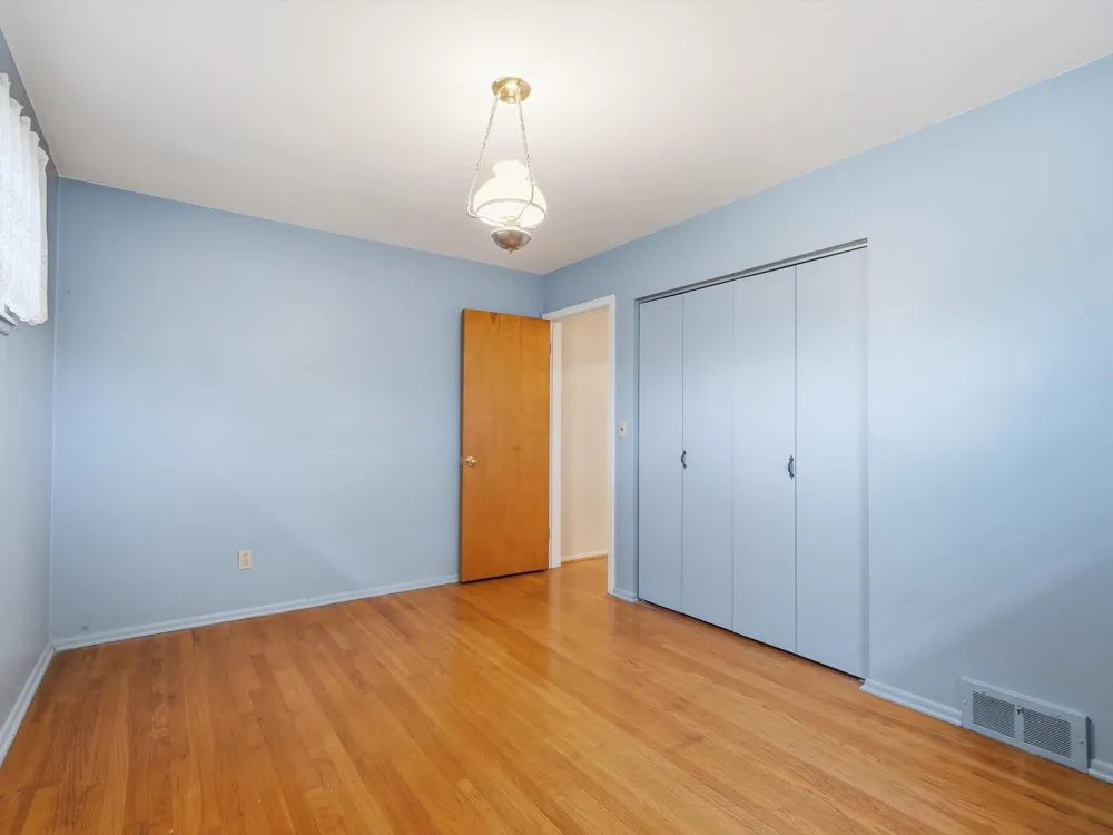 25036 Cathedral Street Redford, MI 48239