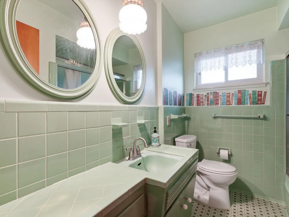 25036 Cathedral Street Redford, MI 48239