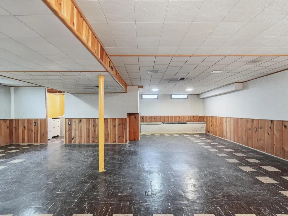 25036 Cathedral Street Redford, MI 48239