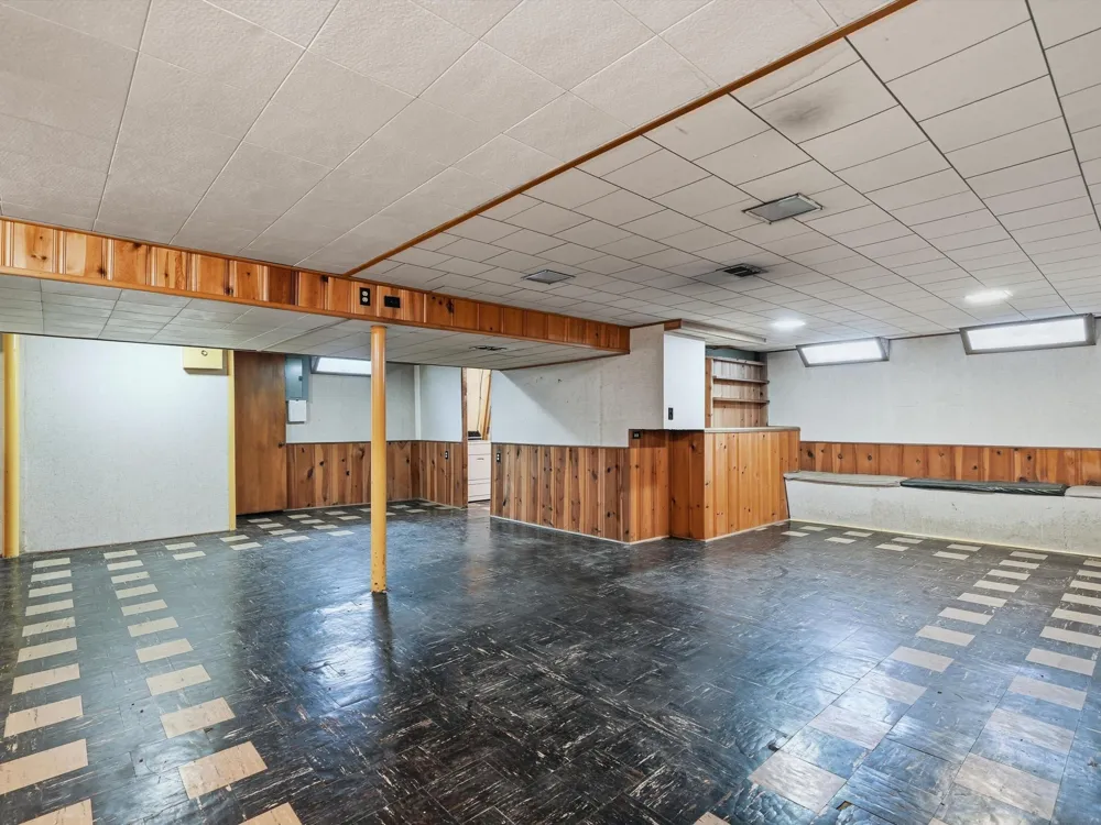 25036 Cathedral Street Redford, MI 48239