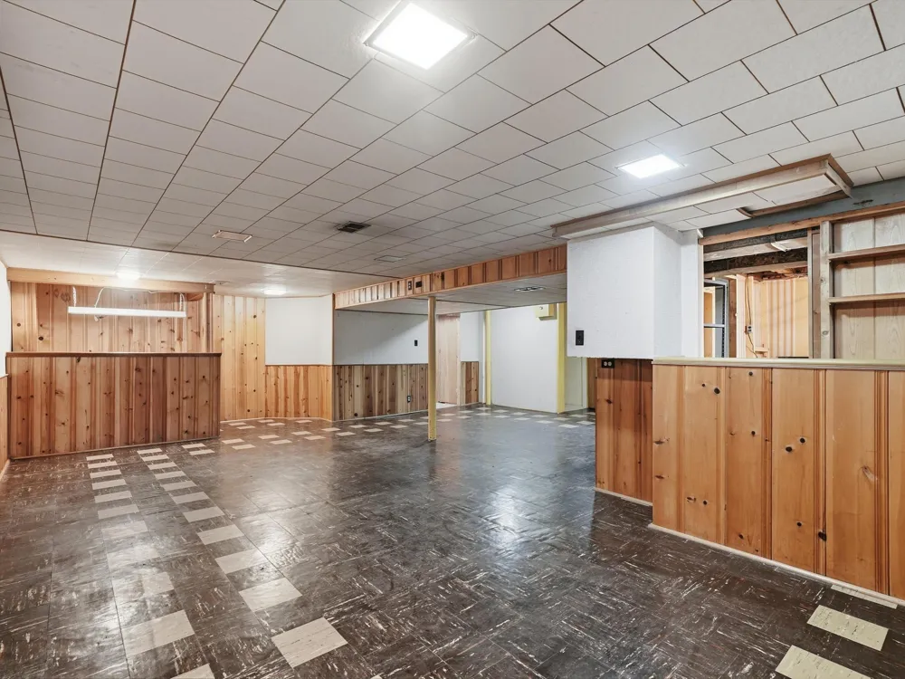 25036 Cathedral Street Redford, MI 48239