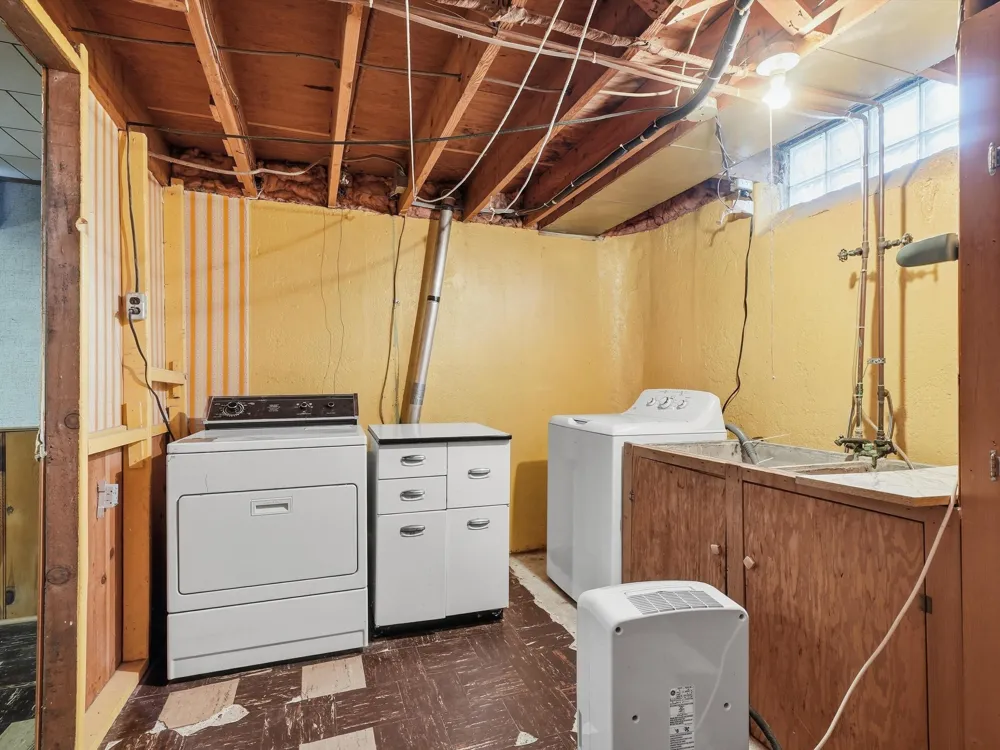 25036 Cathedral Street Redford, MI 48239