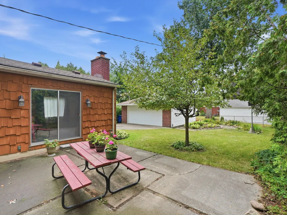 25036 Cathedral Street Redford, MI 48239
