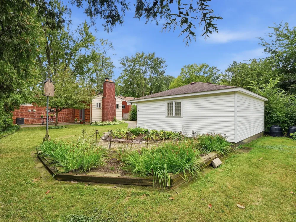 25036 Cathedral Street Redford, MI 48239