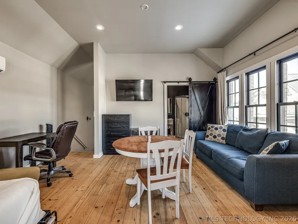 29 Park Street Carlton Landing, OK 74432