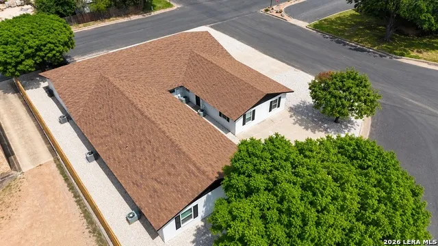 1402 N Adams St Fredericksburg, TX 78624