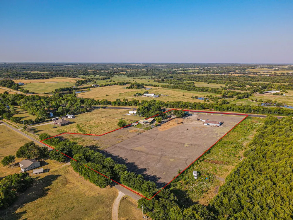 5271 US Highway 69 Celeste, TX 75423
