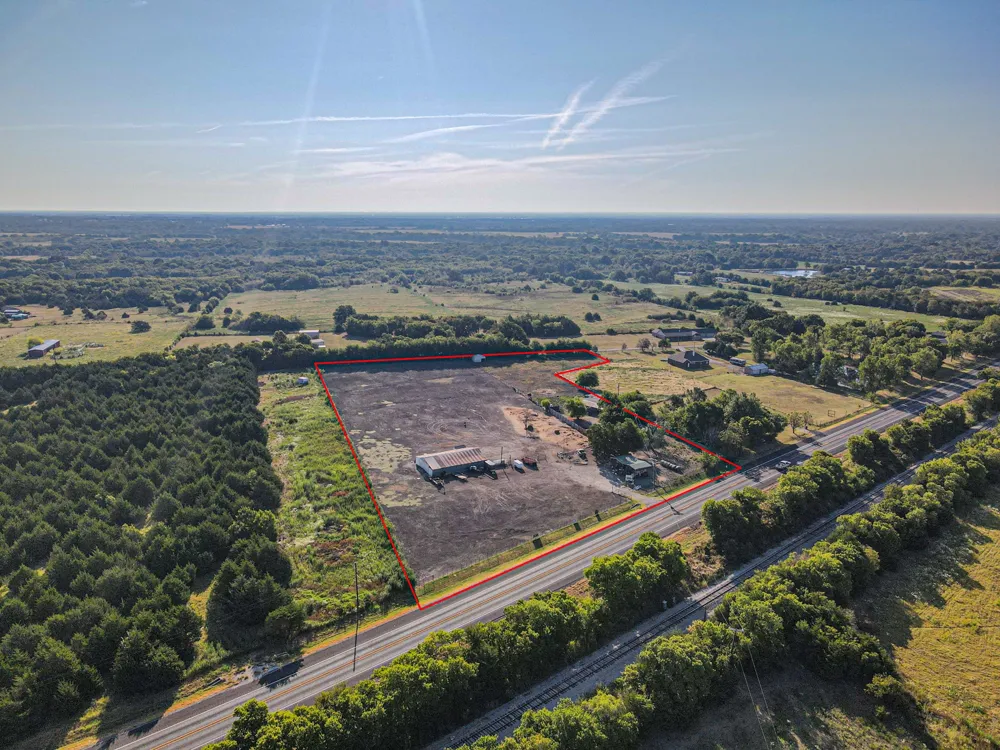 5271 US Highway 69 Celeste, TX 75423