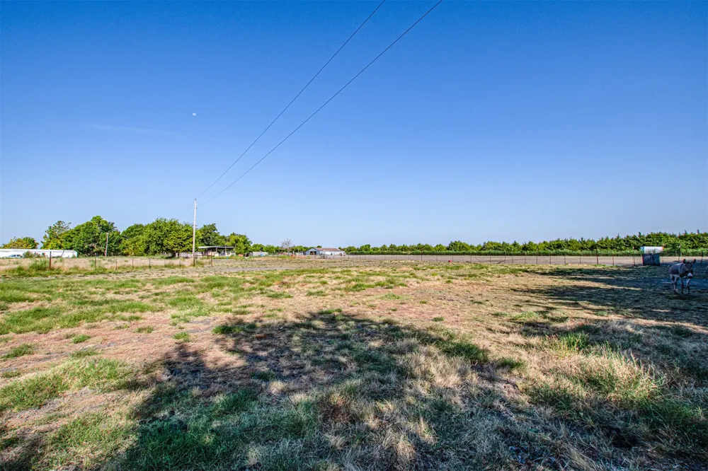 5271 US Highway 69 Celeste, TX 75423