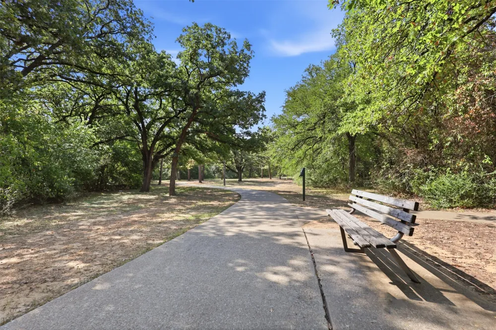 1518 El Camino Real Euless, TX 76040
