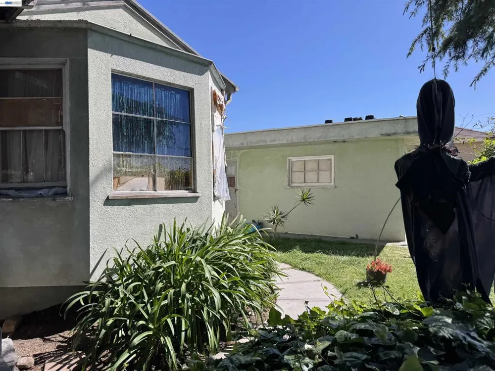 2120 Sol San Leandro, CA 94578