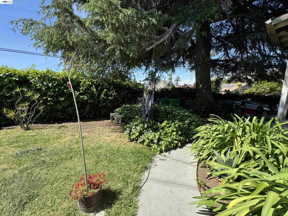 2120 Sol San Leandro, CA 94578