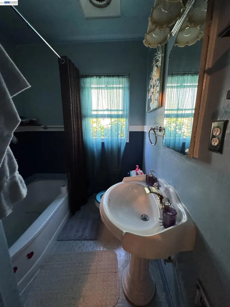 2120 Sol San Leandro, CA 94578