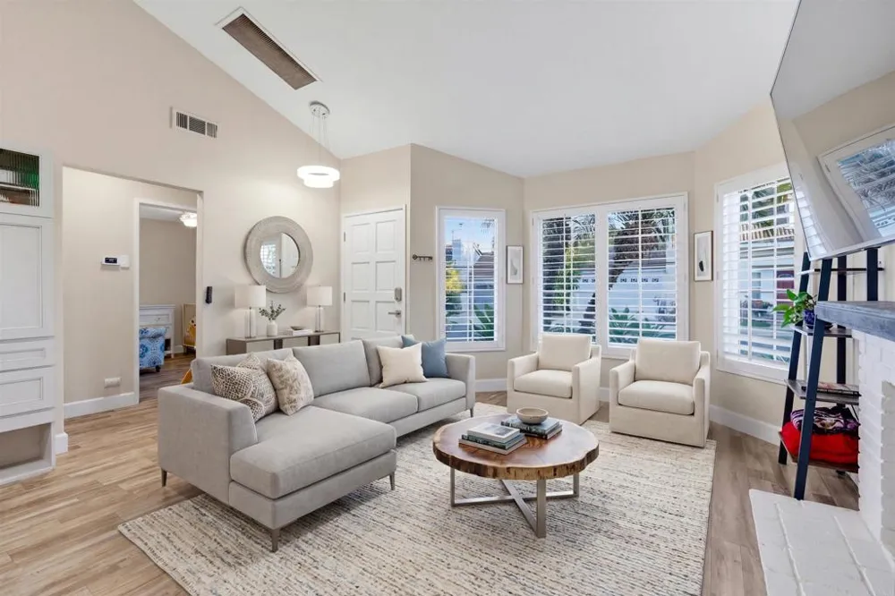 21716 Paxton Mission Viejo, CA 92692