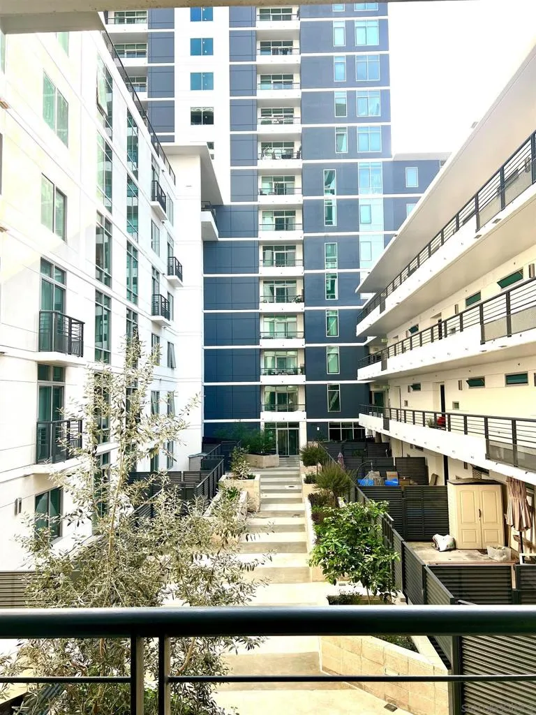 425 W Beech St #336 San Diego, CA 92101