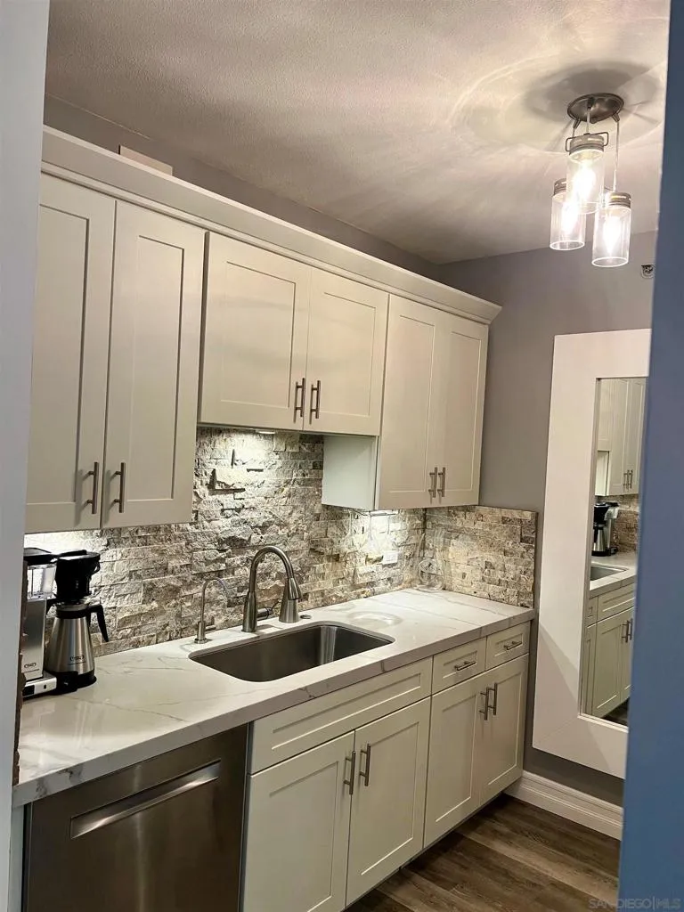425 W Beech St #336 San Diego, CA 92101