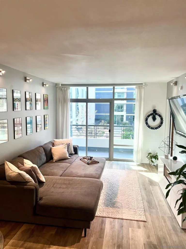 425 W Beech St #336 San Diego, CA 92101
