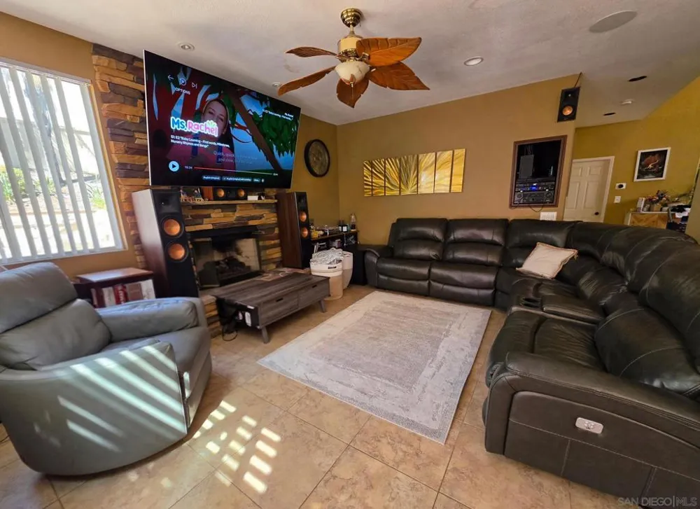 615 Dorinda Dr. Oceanside, CA 92057